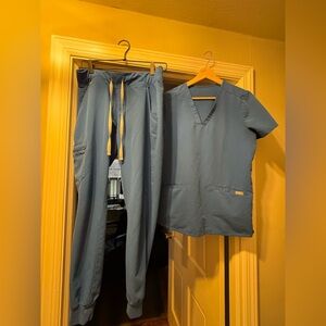 Small Figs Scrub Set in Royal Blue